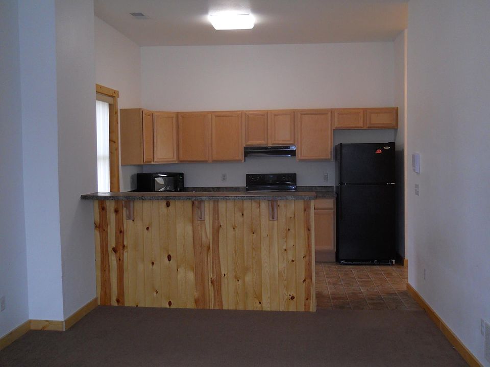 2nd image of 103 W Main St