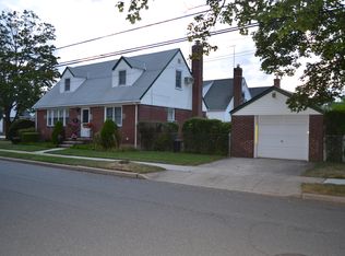 1601 Lincoln Ave, New Hyde Park, NY 11040