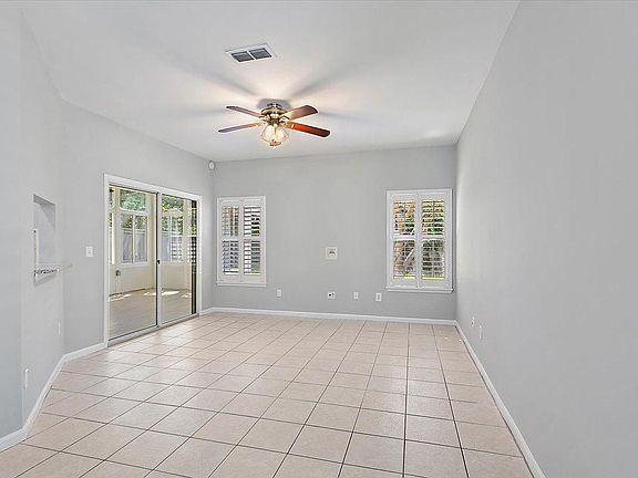 5th image of 679 Selva Lakes Cir