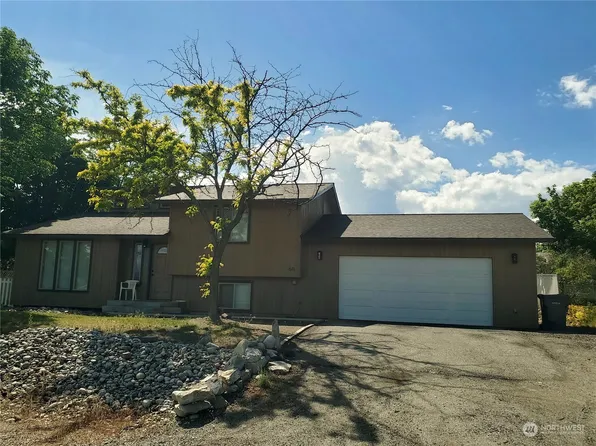 611 Hillcrest Circle Drive, Omak, WA 98841