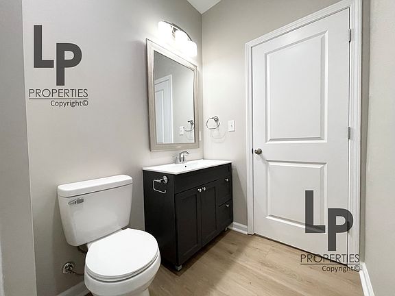 5th image of 427 N Broadway St #2