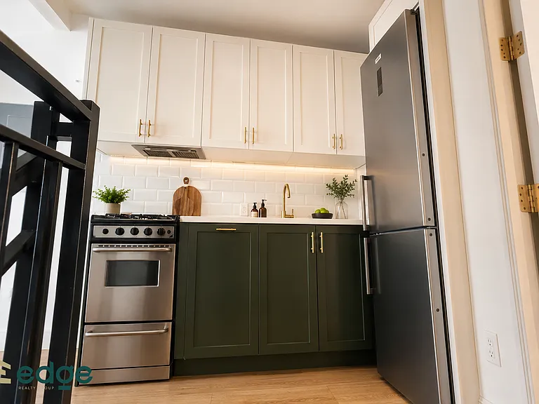 473 Park Pl #1B — Photo 3