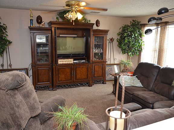 2nd image of 2708 Cresthaven Dr