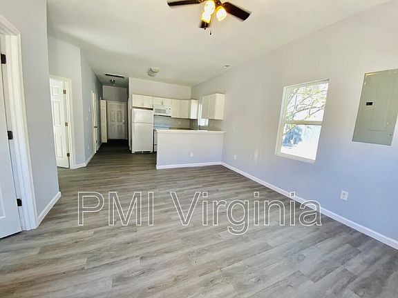 3rd image of 3129 Marne Ave