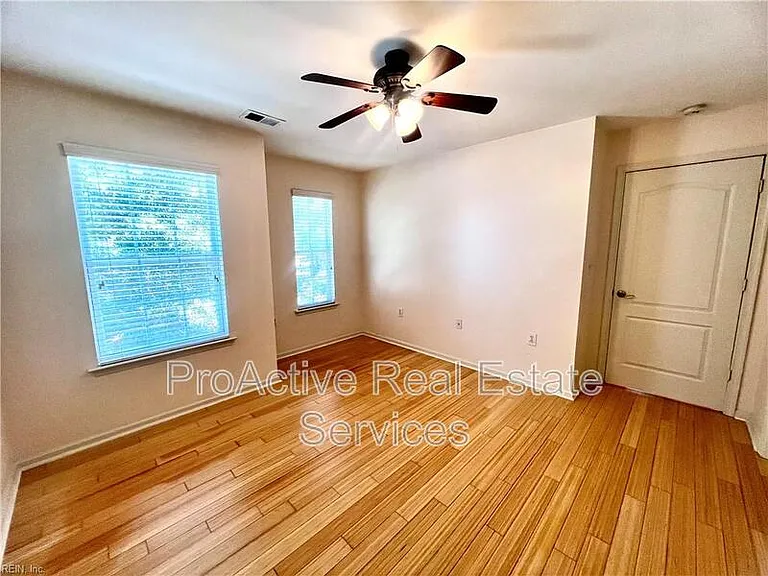 4581 Duffy Dr — Photo 9