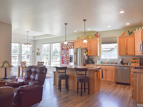 2nd image of 270 Tyra Lea Ln
