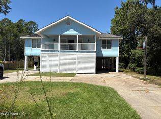 113 Forest St, Pass Christian, MS 39571