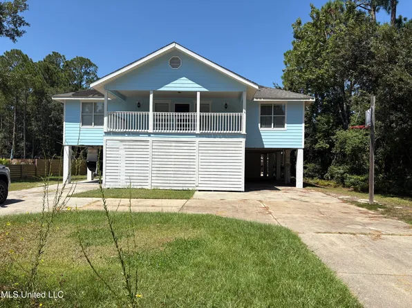 113 Forest St, Pass Christian, MS 39571