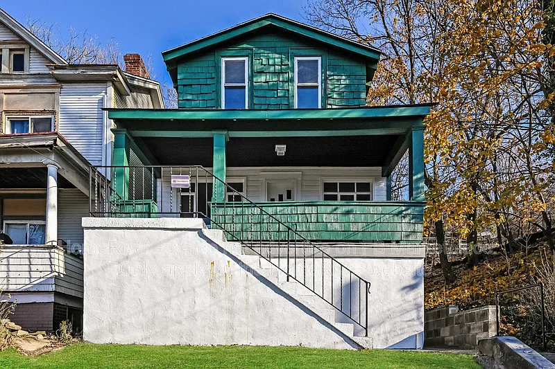 412 Woodward Ave