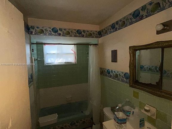 5th image of 1560 NW 154th St
