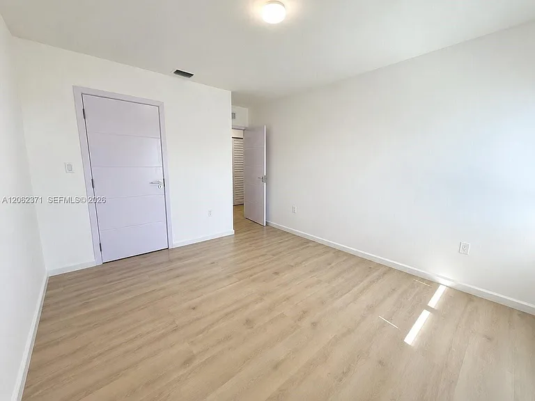 552 NW 7th St #6 — Photo 12