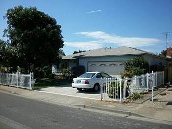 1st image of 2527 Stanford St
