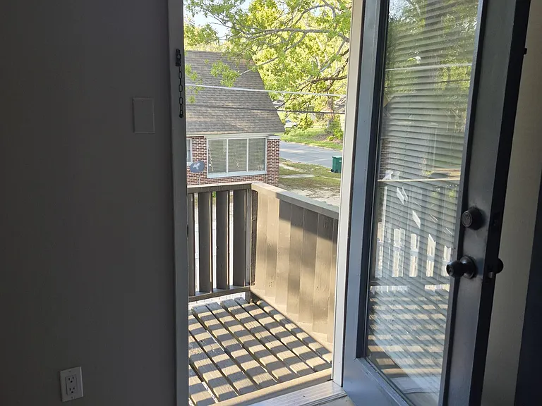 2810 S Poplar St #8 — Photo 9