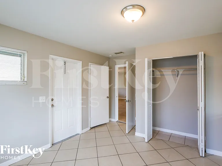 1233 SW 1st Ter — Photo 15