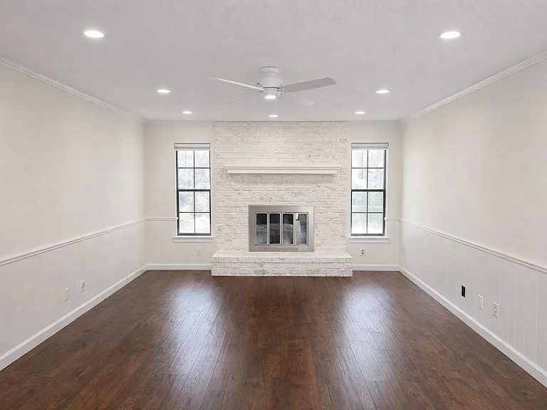 2631 Stafford Dr — Photo 4
