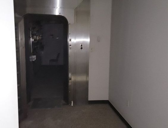 5th image of 2900 Market St