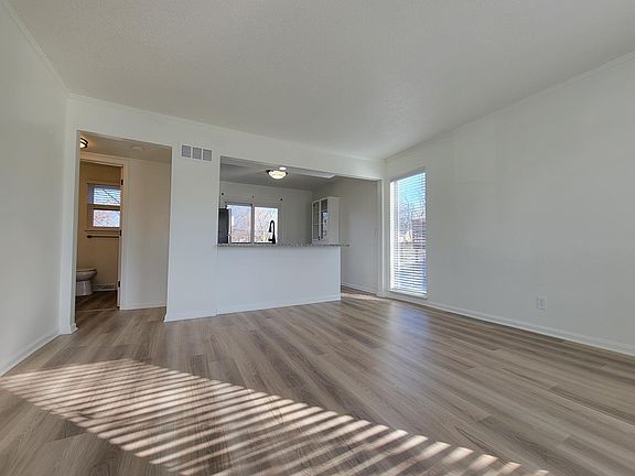 3rd image of 1930 W 36th Ave