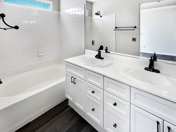 5th image of 118 Twin Oak Dr