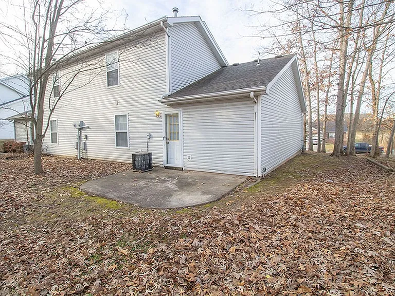 1318 Valley Creek Ln — Photo 25