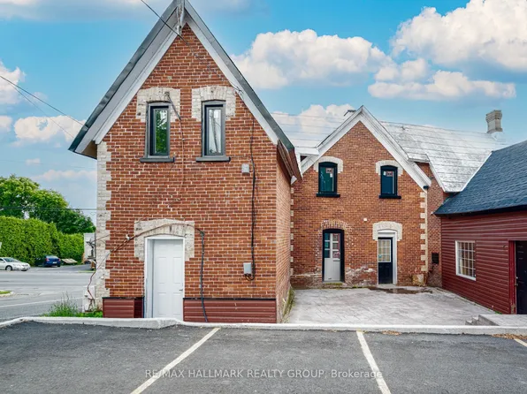 5561 Manotick Main St #1, Ottawa, ON K4M 1L6