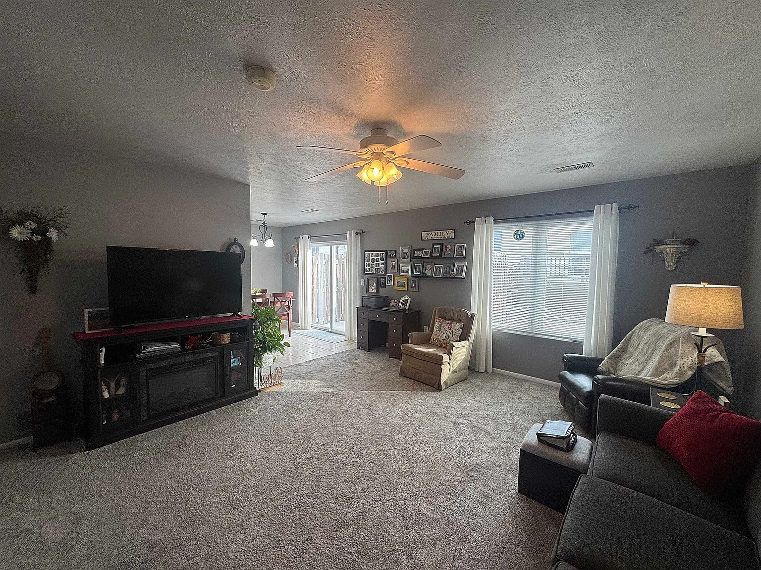 3 bed, 1888 sqft, $1,600 — Photo 4