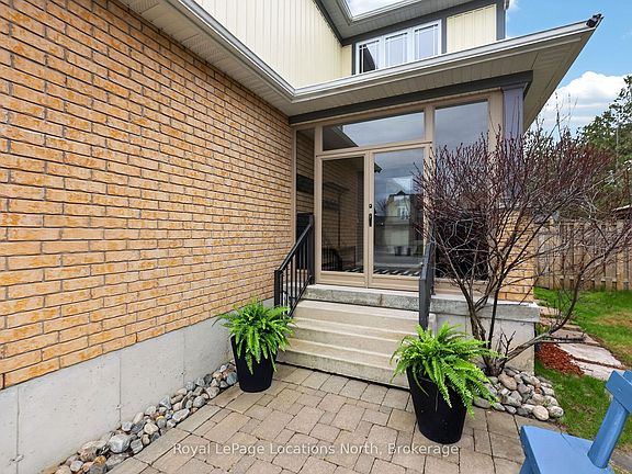 4th image of 54 Williams St
