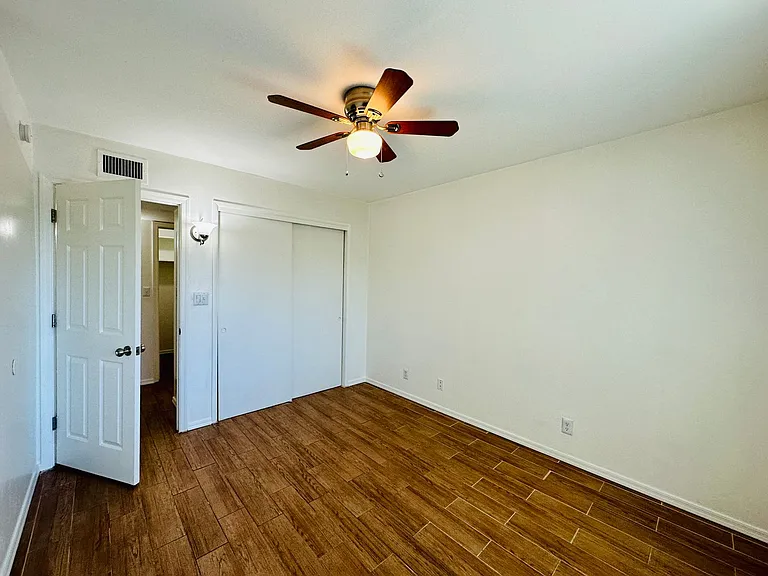 1 and 2 Bedrooms Great Location with Community Pool and Onsite Laundry! 1/2 of Mile from U of A — Photo 87