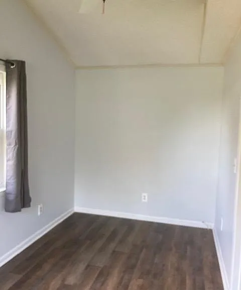 811 Minnie St — Photo 14