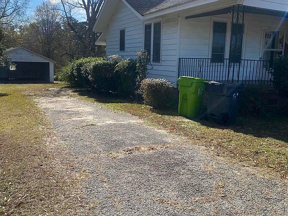 5th image of 123 Brown St