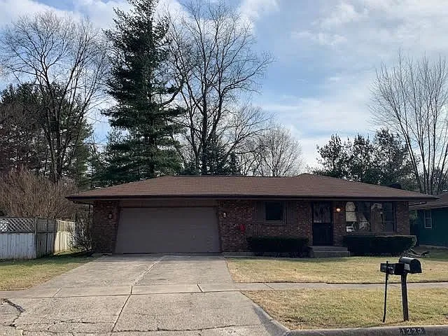 1222 Arnold Ave photo 1