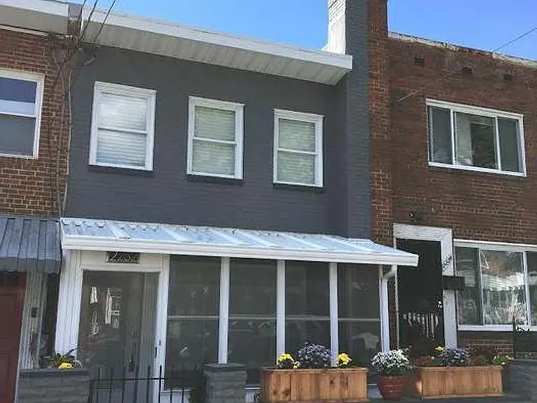 2232 16th St NE — Photo 2