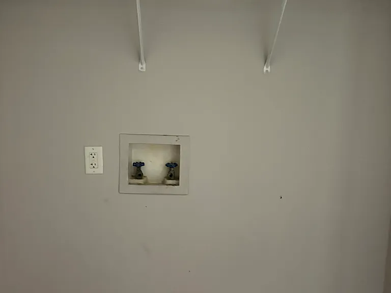 403 Saint Dunstans Ct — Photo 16