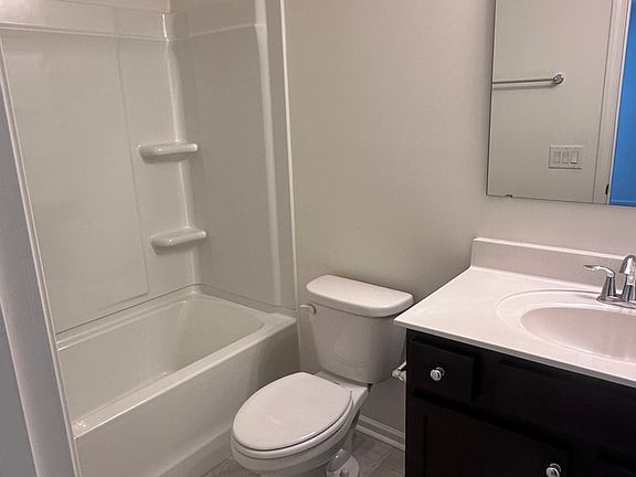 4th image of 215 Banbury Ln Unit 26