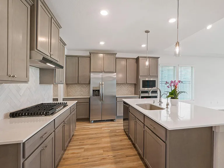 832 Sarasota Shore Dr — Photo 14