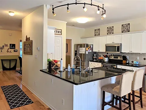 710 Blue Bird Dr — Photo 4