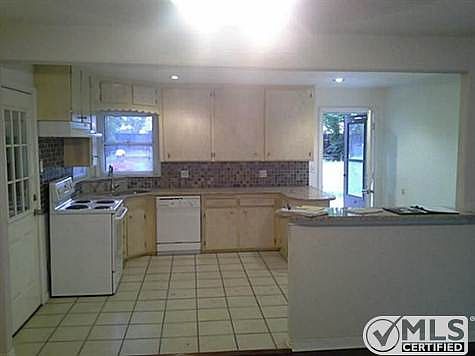 3rd image of 7109 Hardisty St