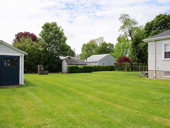 3rd image of 54 Walley St