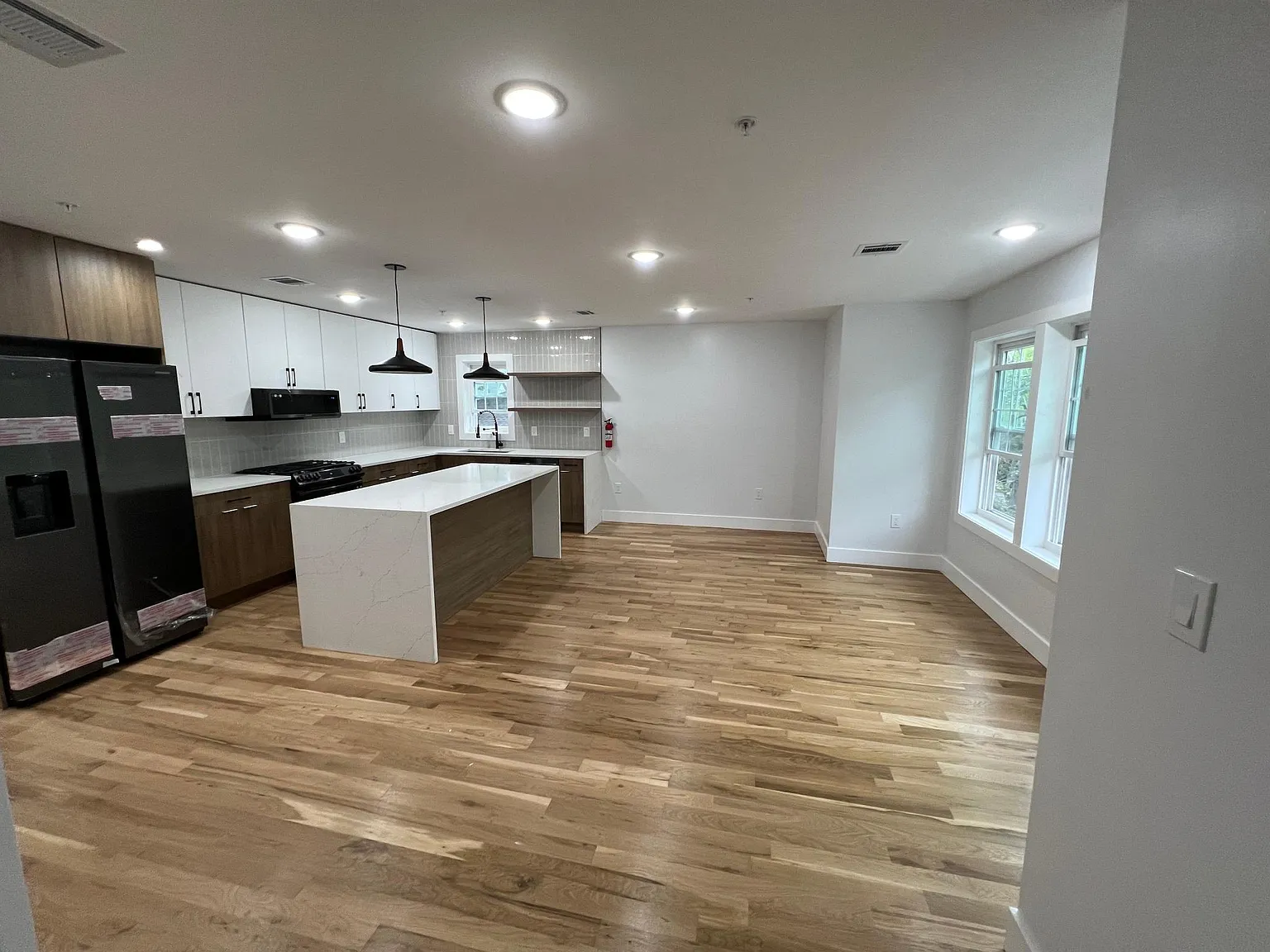 3 bed, $3,100 — Photo 4
