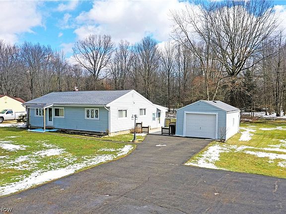 3rd image of 878 Ridge Rd