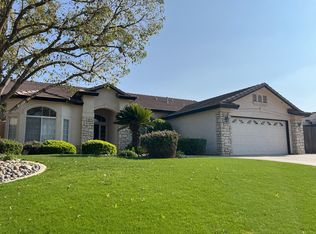 5402 Headlands Dr, Bakersfield, CA 93312
