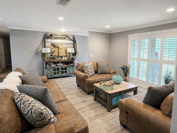 5th image of 1360 Candlestick Cir