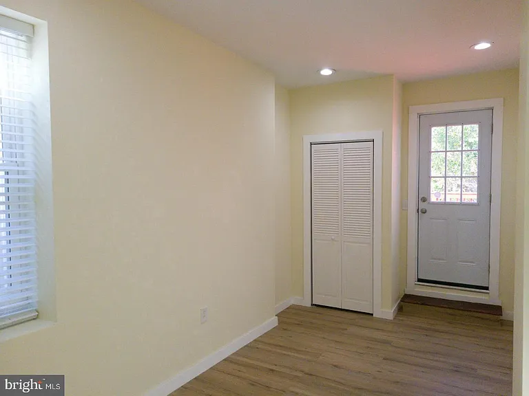1558 N Randolph St — Photo 20