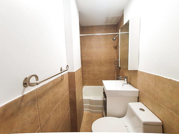5th image of 43 W 68th St #4BK