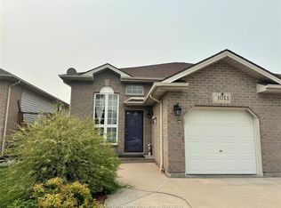 1011 Silverdale Dr, Windsor, ON N9G2R8