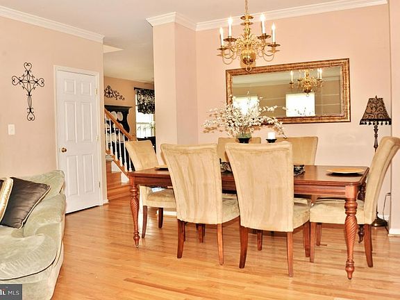 5th image of 5301 Jesmond St