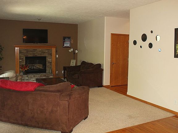 5th image of 11908 S 51st St