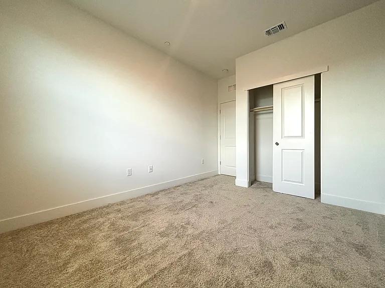2051 Rosemary Dr — Photo 26