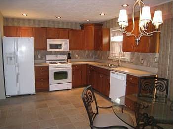 2nd image of 282 Wynwood Dr NW