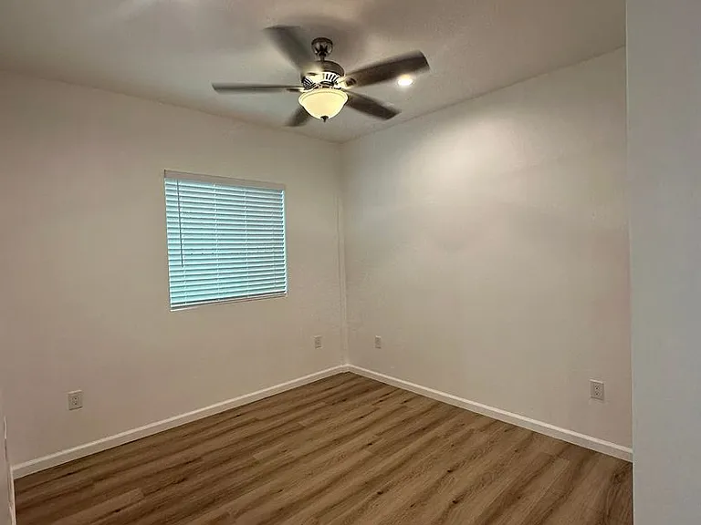 14529 Hartland St — Photo 5