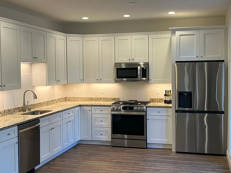 103 Thermos Ave #6 — Photo 14